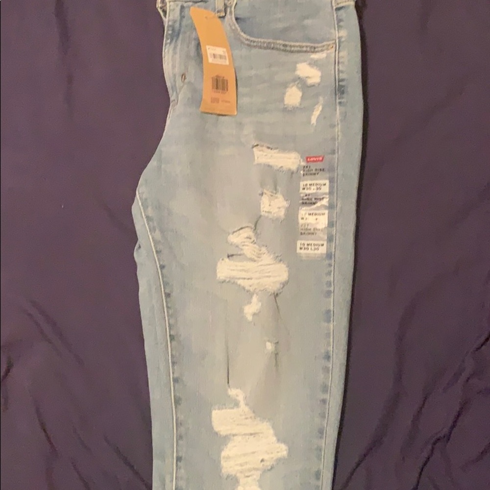 Women’s Levi Jeans